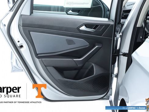 Used 2025 Volkswagen Jetta SE FWD image 17
