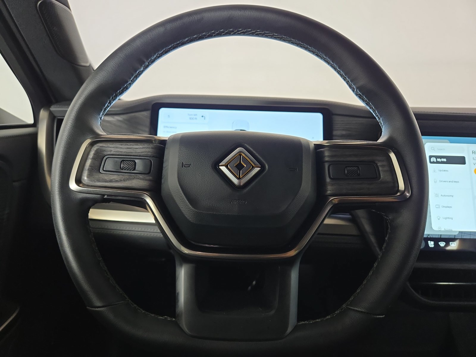 Used 2025 Rivian R1S Adventure Dual AWD/4WD image 28