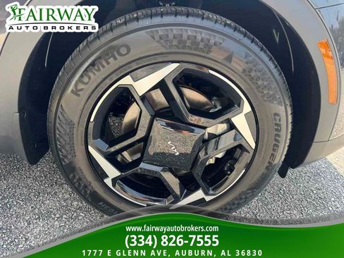 Used 2026 Kia Sportage EX FWD image 33