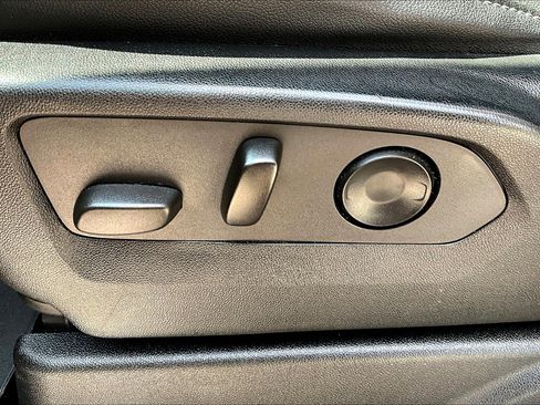 Used 2021 Chevrolet Tahoe Z71 image 36