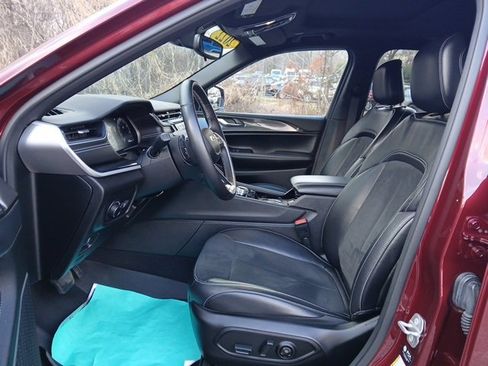 Certified 2022 Jeep Grand Cherokee L Laredo image 17