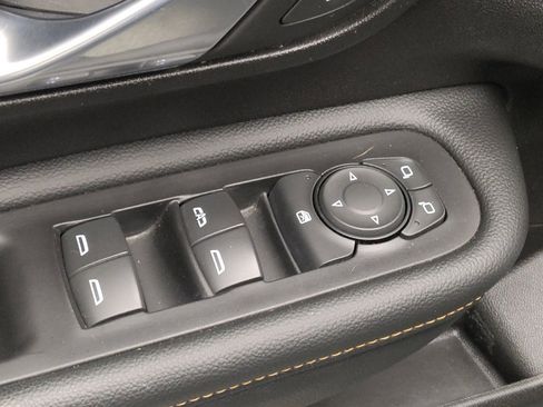 Used 2018 GMC Terrain SLE image 27