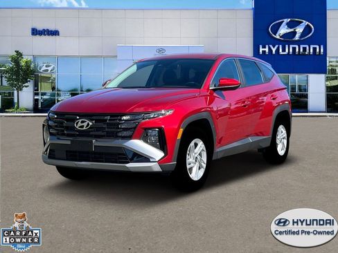 Used 2025 Hyundai Tucson SE AWD/4WD image 1