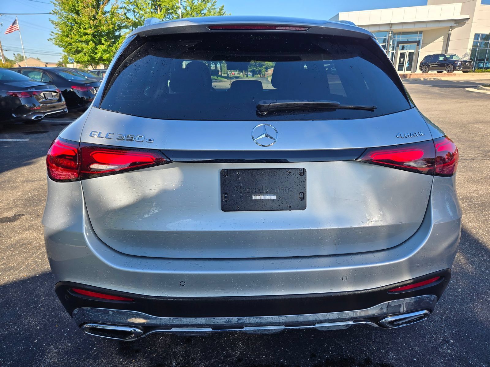Used 2025 Mercedes-Benz GLC 350e 4MATIC image 4