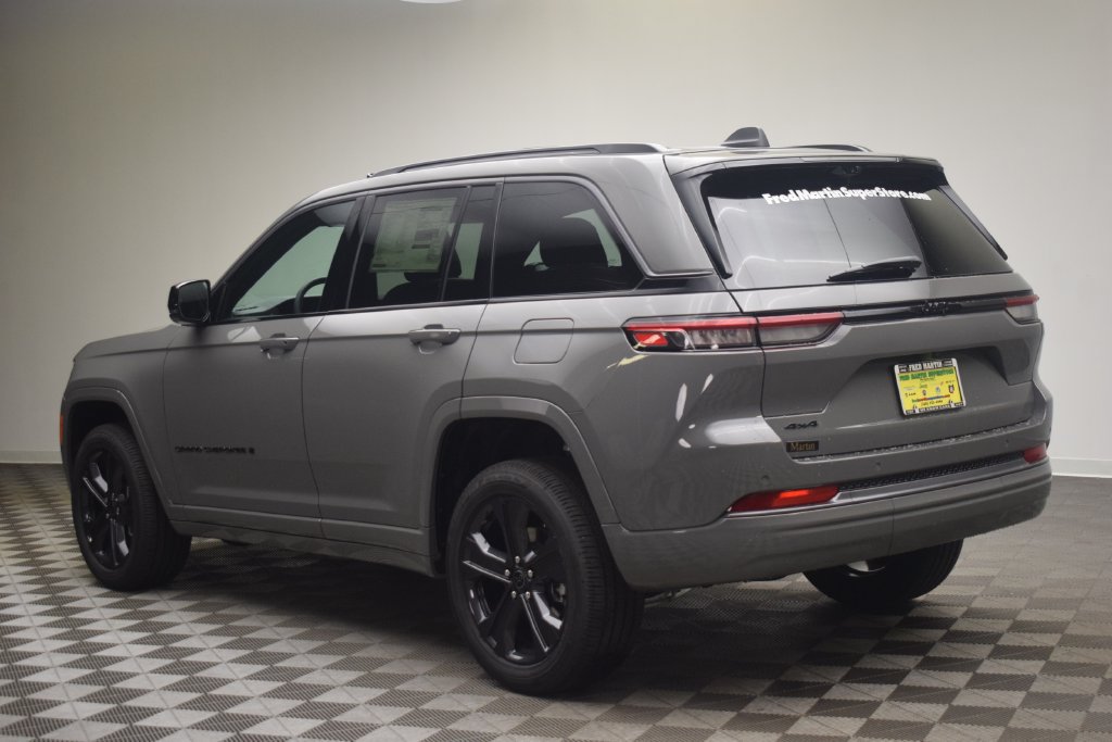 New 2027 Jeep Grand Cherokee Limited AWD/4WD image 13