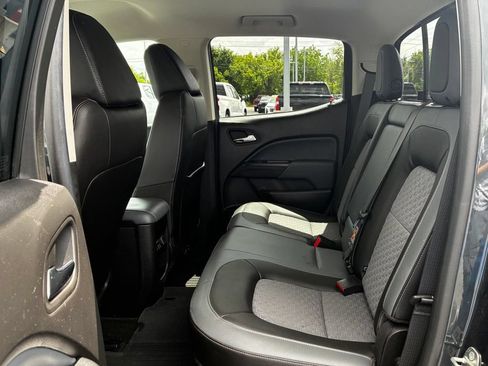Used 2018 Chevrolet Colorado Z71 AWD/4WD image 16
