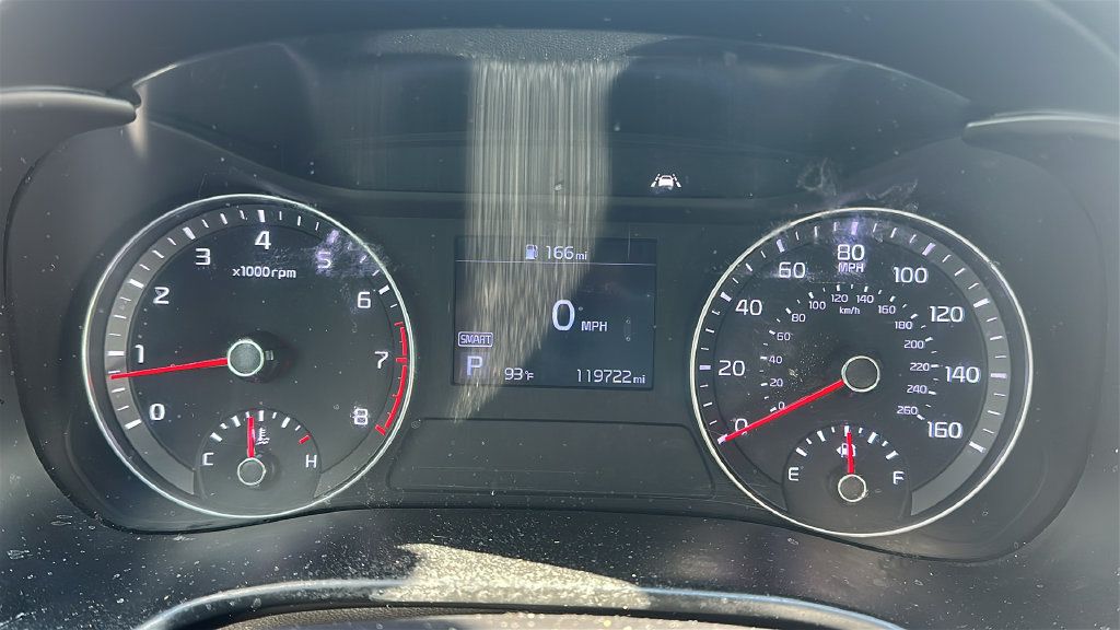 Used 2020 Kia Forte LXS FWD image 2