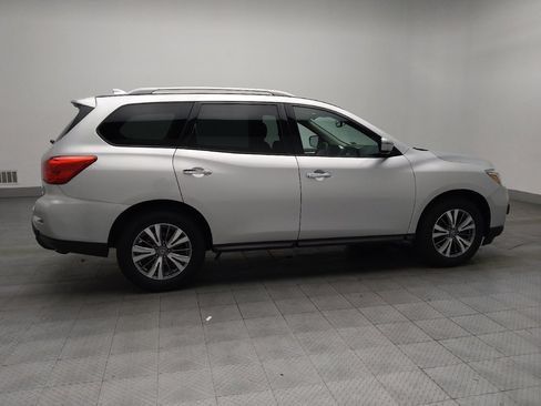 Used 2019 Nissan Pathfinder SV image 10