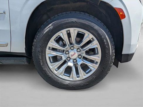 Used 2022 GMC Yukon XL Denali AWD/4WD image 21
