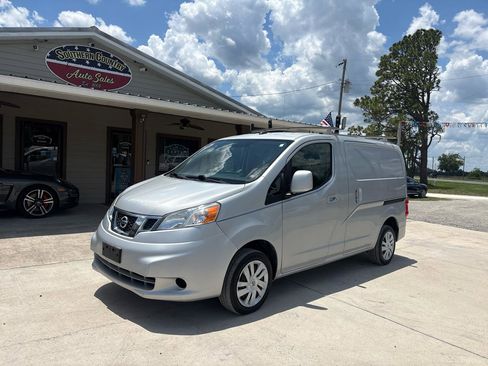 Used 2013 Nissan NV200 SV w/ Technology Pkg FWD image 1