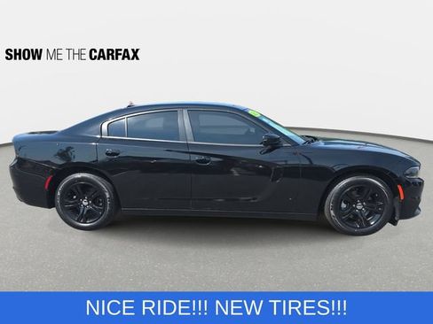 Used 2022 Dodge Charger SXT RWD image 4