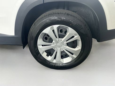 Used 2025 Chevrolet Trax LS FWD image 11