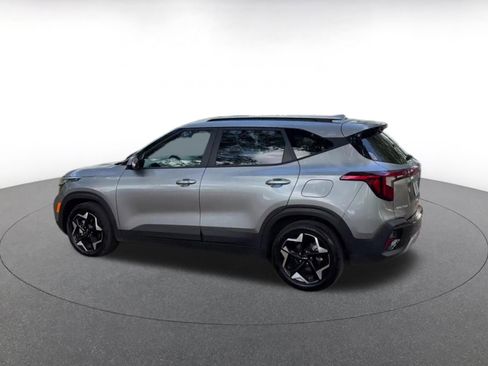 Used 2025 Kia Seltos S image 11