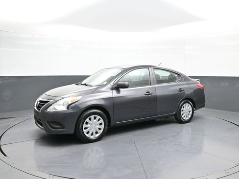 Used 2015 Nissan Versa S Plus image 10