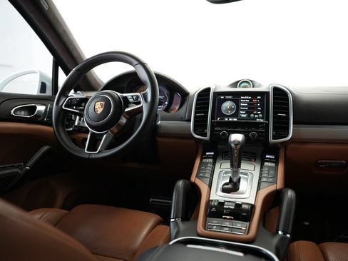 Used 2016 Porsche Cayenne GTS AWD/4WD image 10