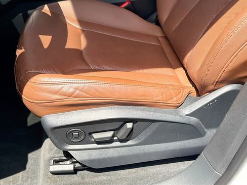 Used 2020 Audi Q8 Premium Plus AWD/4WD image 21