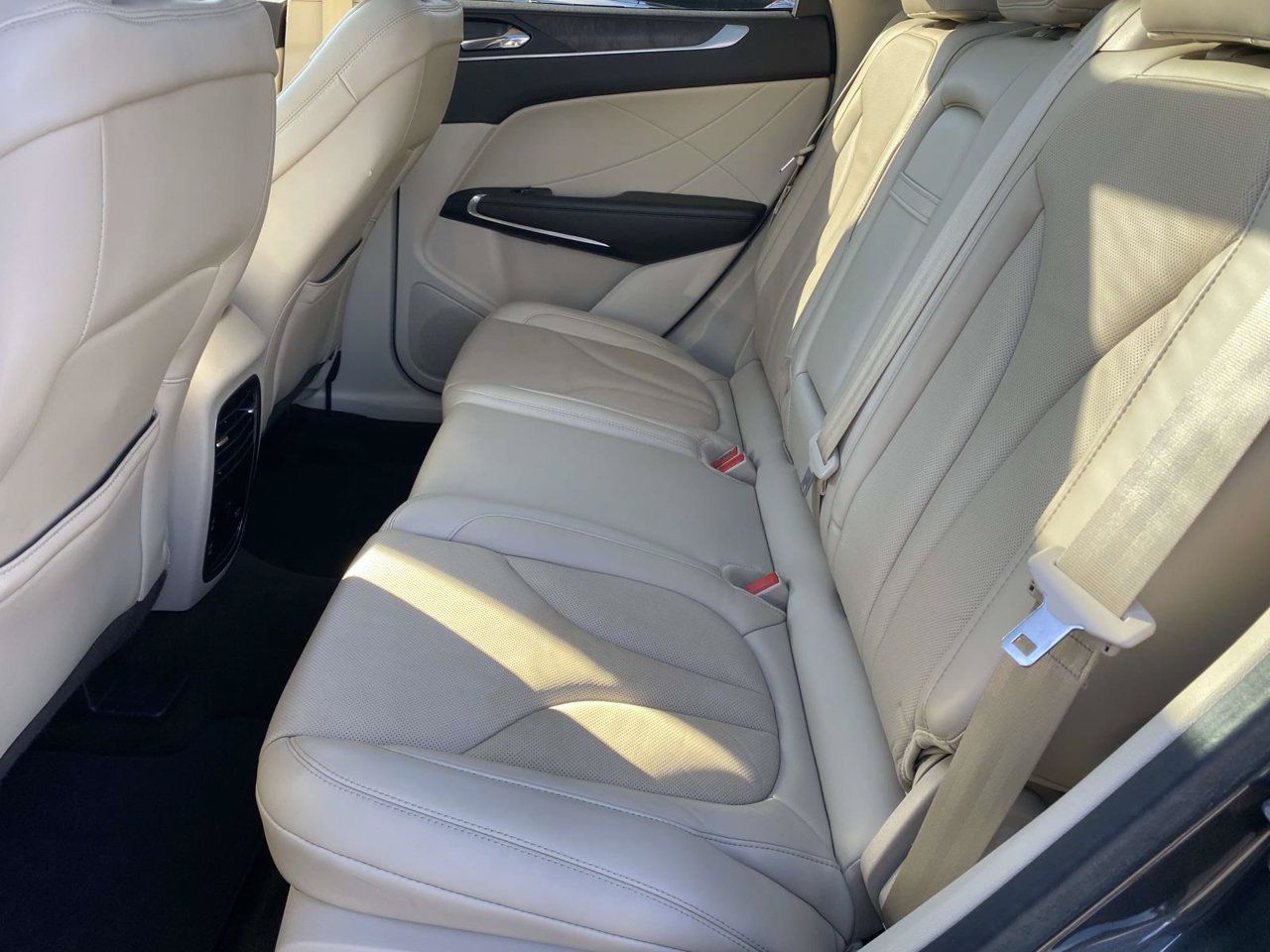 Used 2019 Lincoln MKC Reserve FWD image 21