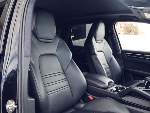Certified 2023 Porsche Cayenne GTS w/ Premium Package Plus AWD/4WD image 24