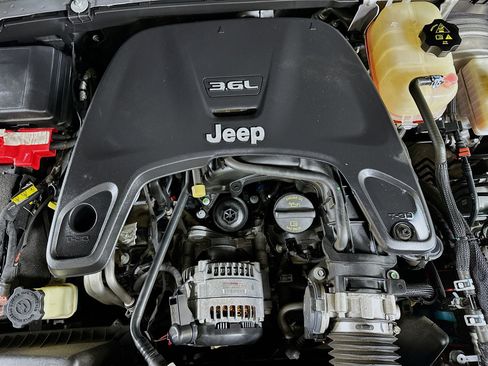 Used 2020 Jeep Wrangler Unlimited Sport S image 32