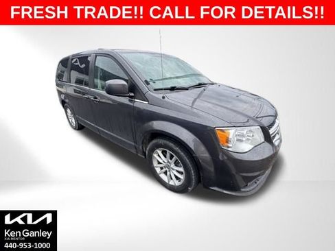 Used 2019 Dodge Grand Caravan SXT image 1