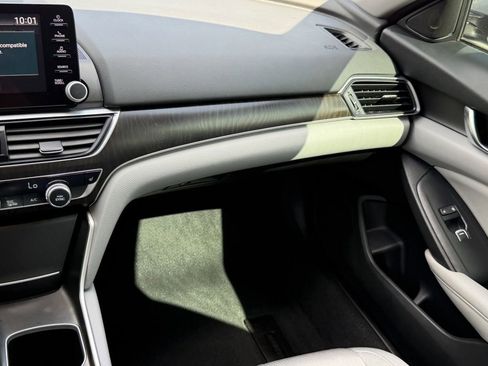 Used 2020 Honda Accord EX image 17