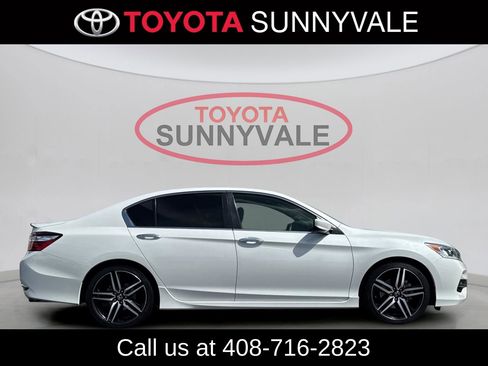Used 2017 Honda Accord Sport image 9