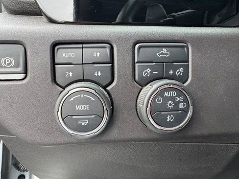 Used 2024 Chevrolet Silverado 1500 LT Trail Boss w/ Protection Package image 18