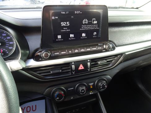 Used 2021 Kia Forte FE image 16