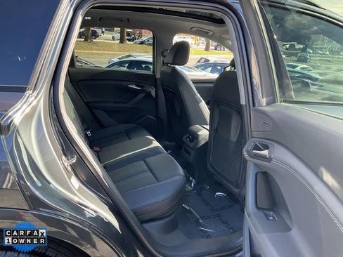 Used 2025 Audi Q6 e-tron Premium w/ Convenience Package image 47