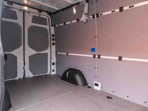 Used 2022 Mercedes-Benz Sprinter 2500 image 23