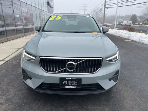 Certified 2025 Volvo XC40 B5 Core AWD/4WD image 7
