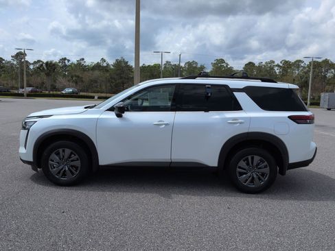 New 2026 Nissan Pathfinder SV image 8