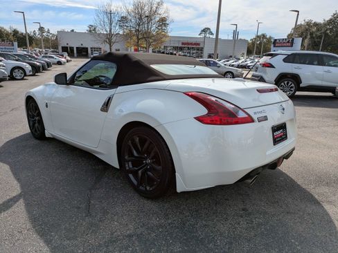 Used 2019 Nissan 370Z Touring image 14