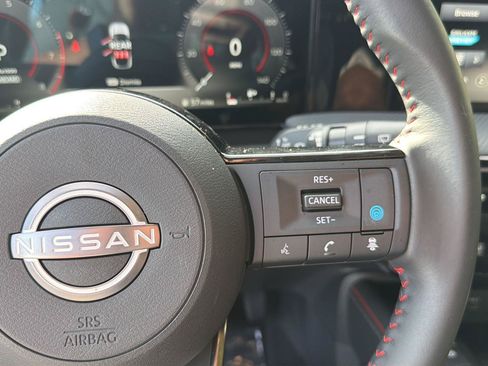 Used 2025 Nissan Kicks SR FWD image 21