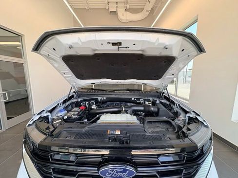 Used 2025 Ford Expedition Platinum AWD/4WD image 36