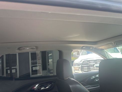 Used 2024 GMC Terrain AT4 w/ Tech Package image 8