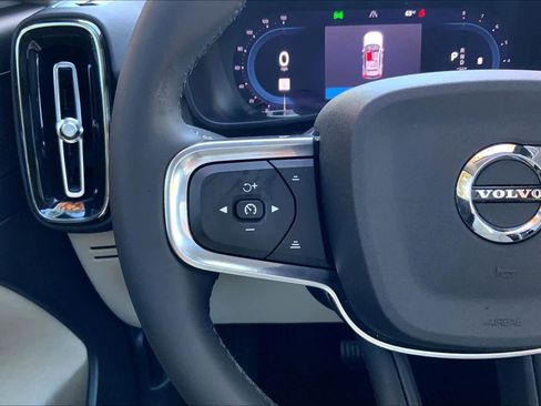 Used 2024 Volvo XC40 B5 Plus w/ Protection Package Premier image 23