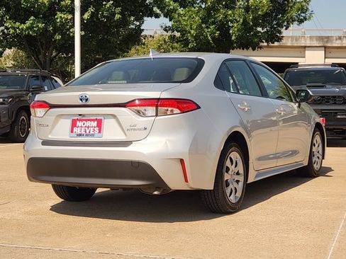 Used 2023 Toyota Corolla LE FWD image 3