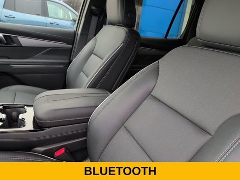 Used 2025 Buick Enclave Preferred image 16