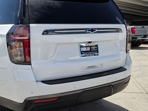 Used 2022 Chevrolet Tahoe Z71 w/ Luxury Package AWD/4WD image 5