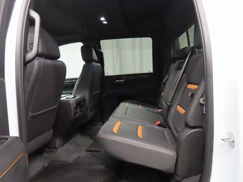 Used 2024 GMC Sierra 2500 AT4 w/ AT4 Preferred Package image 10