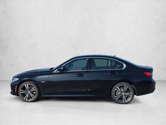 Used 2022 BMW 330e w/ Convenience Package RWD image 8