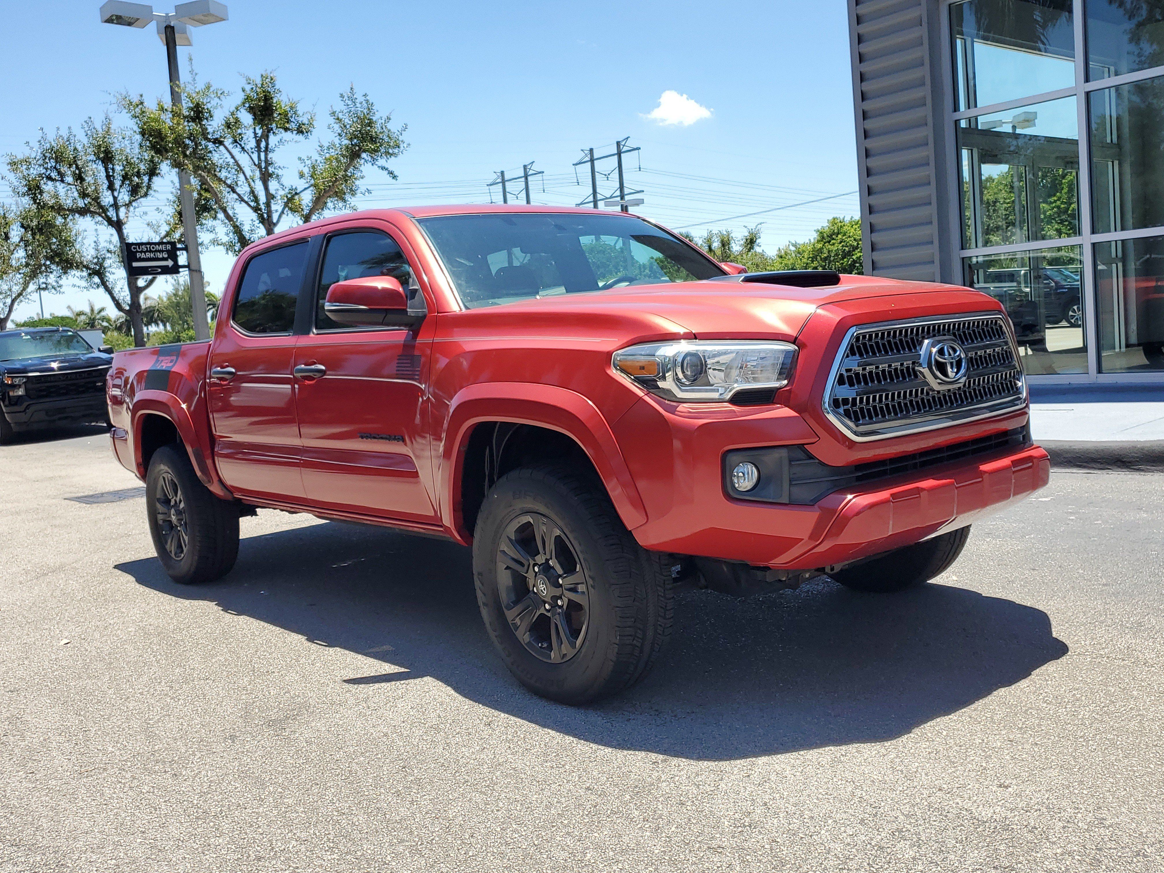Used 2017 Toyota Tacoma TRD Sport w/ Premium & Technology Package RWD image 27
