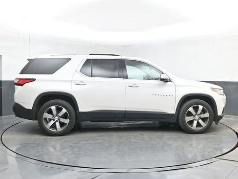 Used 2018 Chevrolet Traverse LT w/ LPO, Floor Liner Package FWD image 15
