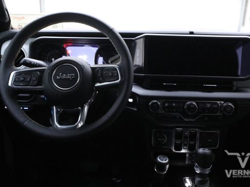 New 2024 Jeep Wrangler Sahara w/ Technology Group image 22