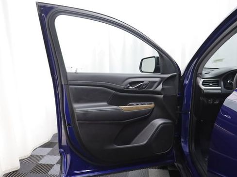 Certified 2023 GMC Acadia SLE w/ Elevation Edition image 5