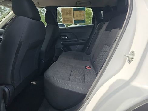 Used 2025 Nissan Kicks SV FWD image 18