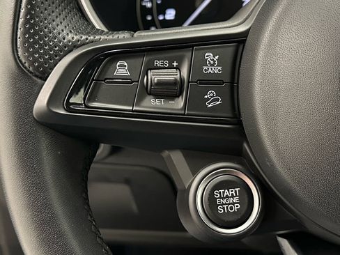 Used 2023 Alfa Romeo Stelvio Ti image 24