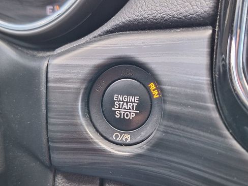 Used 2019 Jeep Grand Cherokee Altitude AWD/4WD image 23