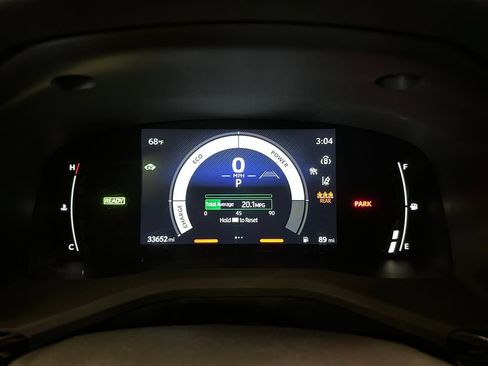 Used 2025 Toyota Camry SE w/ Convenience Package FWD image 10